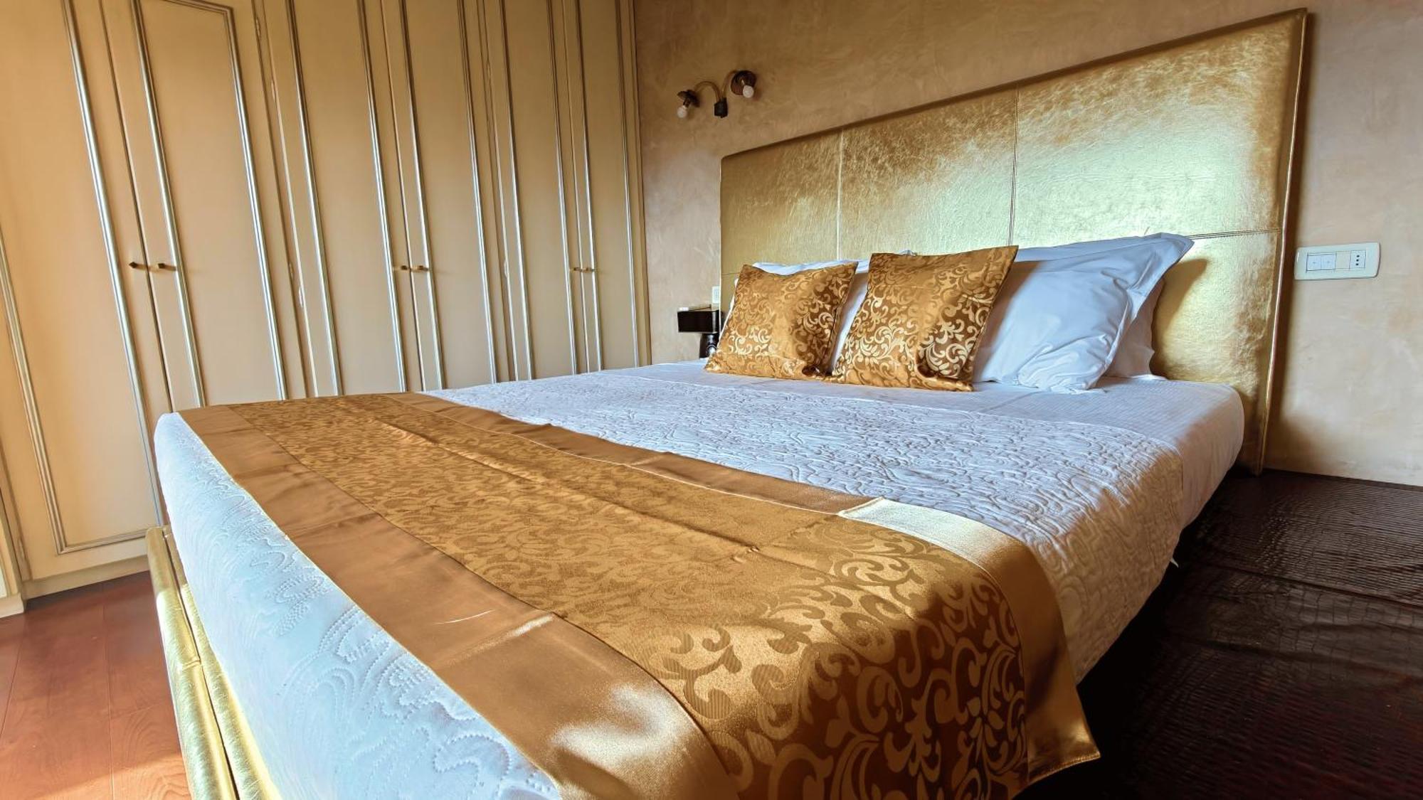 Opera Luxury Apartment Verona Exterior foto
