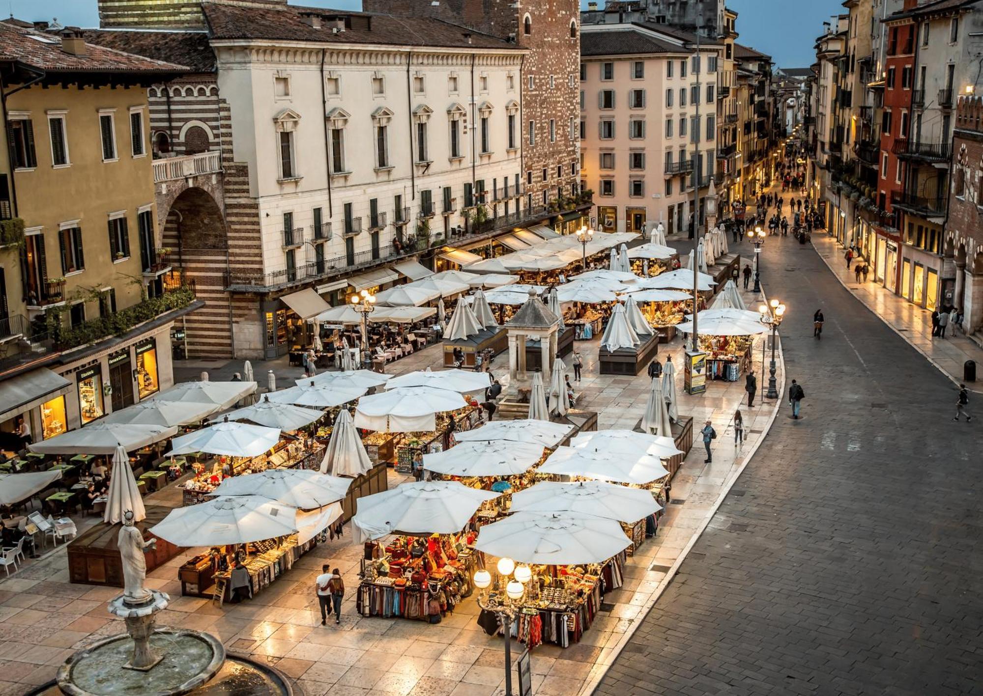 Opera Luxury Apartment Verona Exterior foto